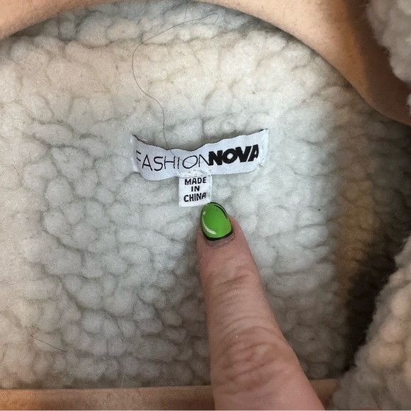 Fashion Nova Denim Jacket with Faux Fur Detailing, size Small - Picture 2 of 8